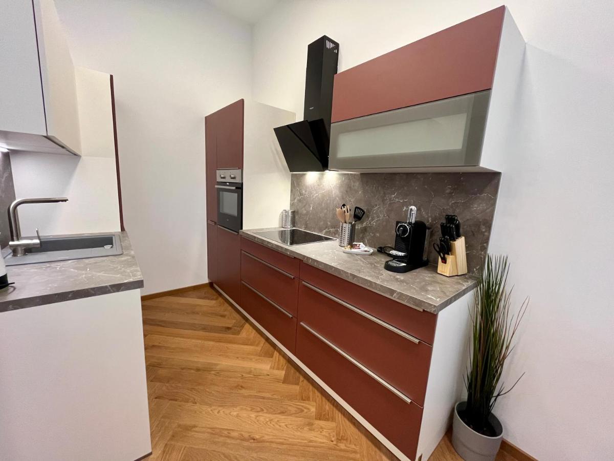 Street Living - Apartment